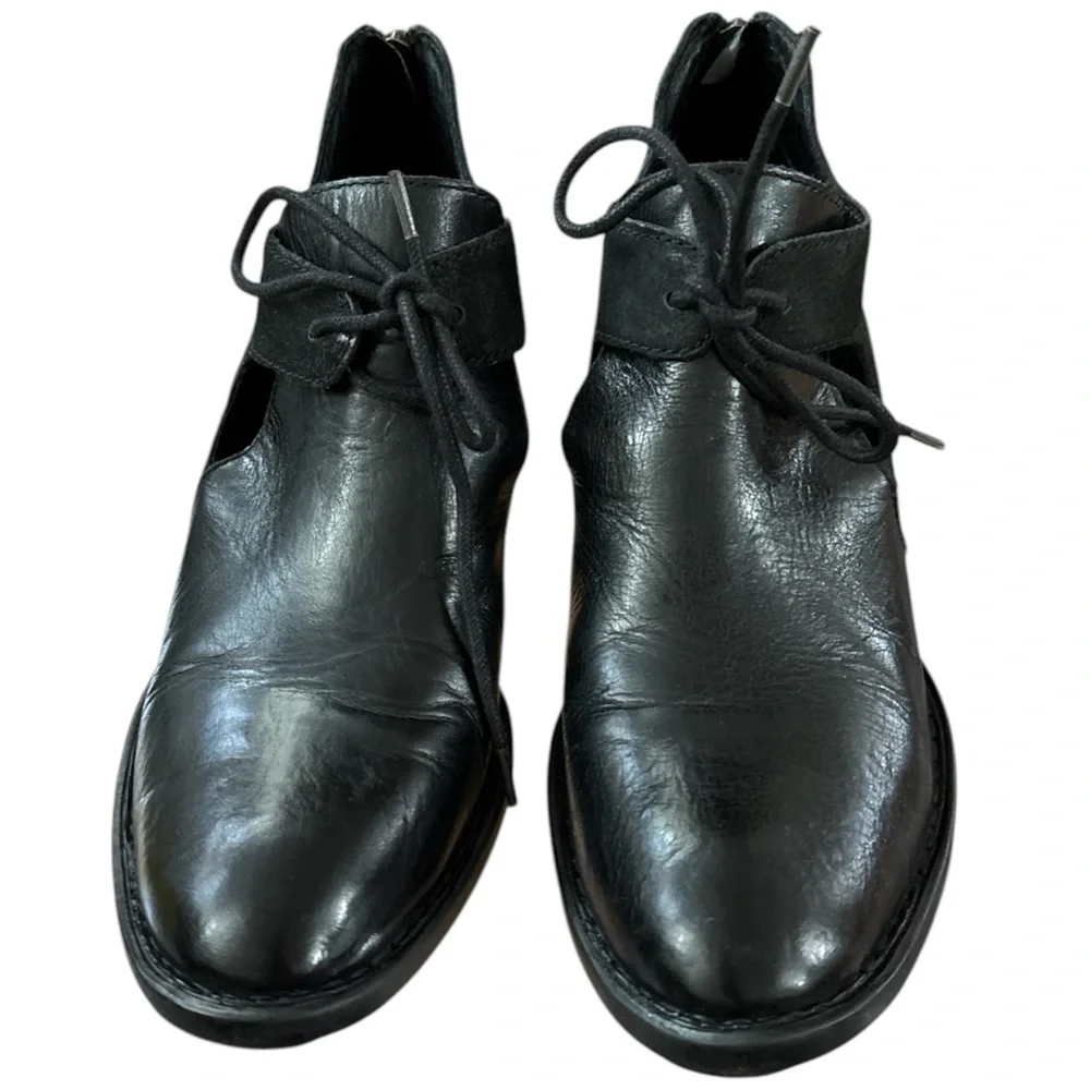 Born Celia Cutout Black Leather Booties, Sz:9.5